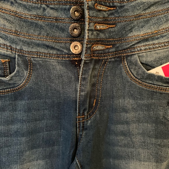 Free Revolution boot cut style. - Picture 3 of 3